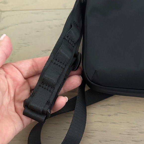 lululemon athletica Black Messenger Bag - Picture 3 of 6